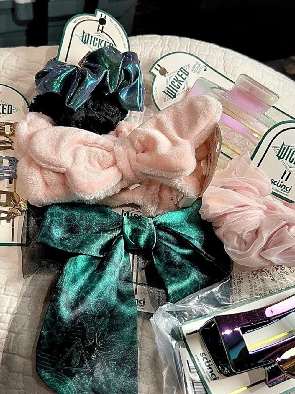 scünci Wicked 8 pc hair accessories Set in Green & Pink NWT